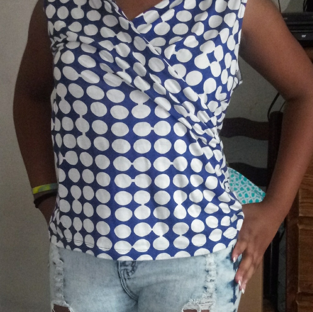 BANANA REPUBLIC SLEEVELESS SHIRT